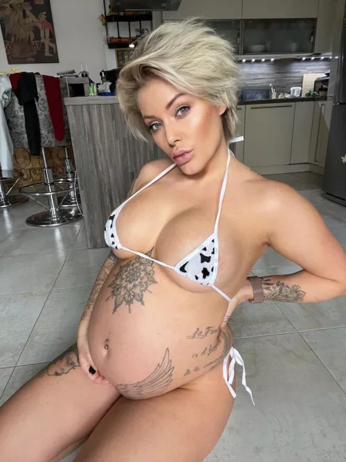 Good morning sunshine ☀️ 😏💦 by PregnantWifey_