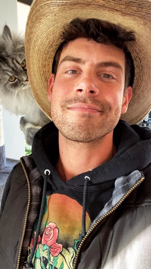 Good morning! Who’s up for some snowshoeing? by otterpacker