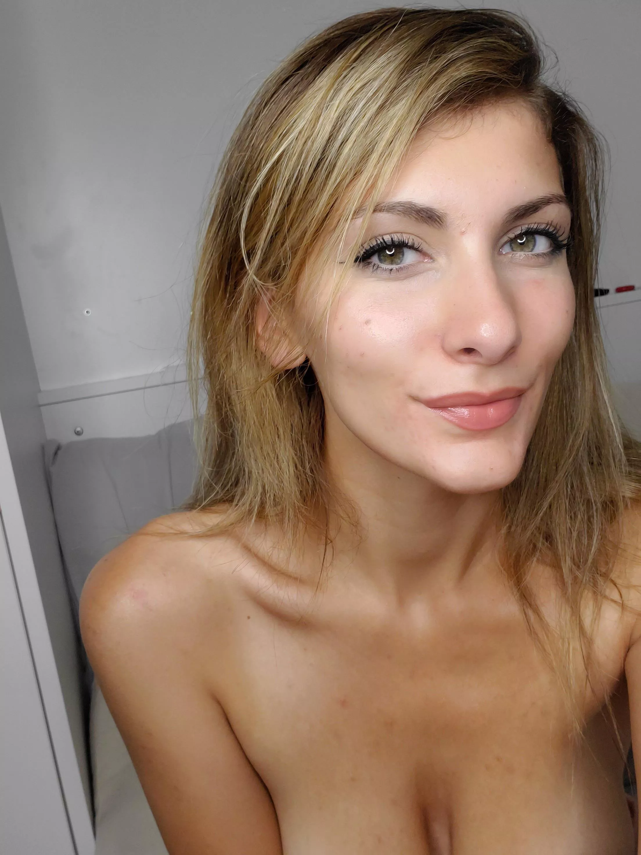 Good morning 🌞. Would you like waking up to this? posted by RhiannonLockwood