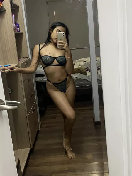 Good night💚 by Biancaswa