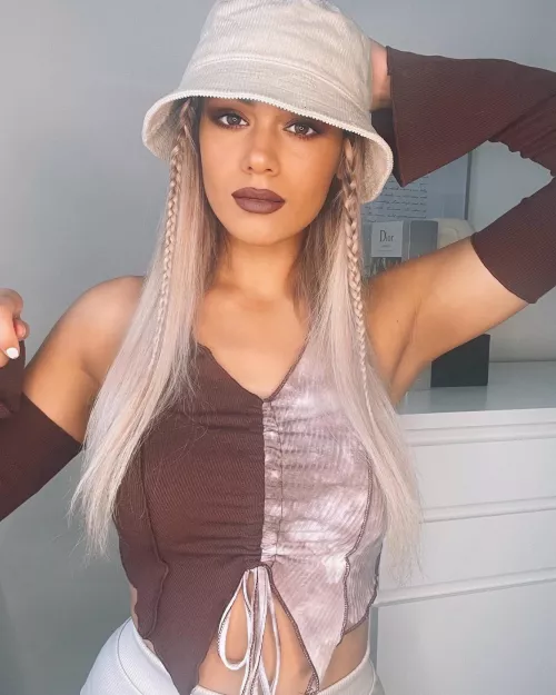 good night everybody by KikiSantana20