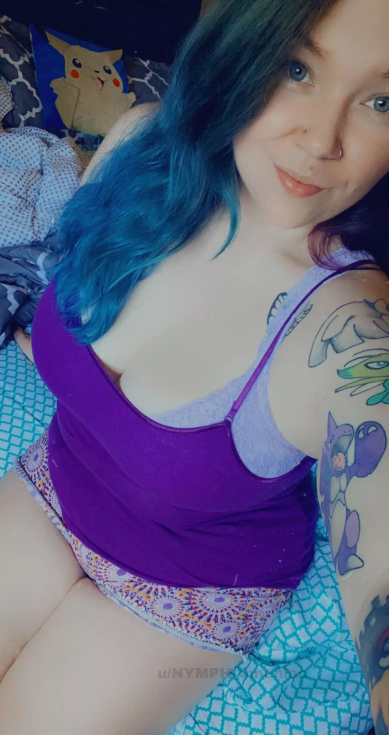 Good night from this thick, nerdy, pale girl 😜 posted by NYMPH_0maniac