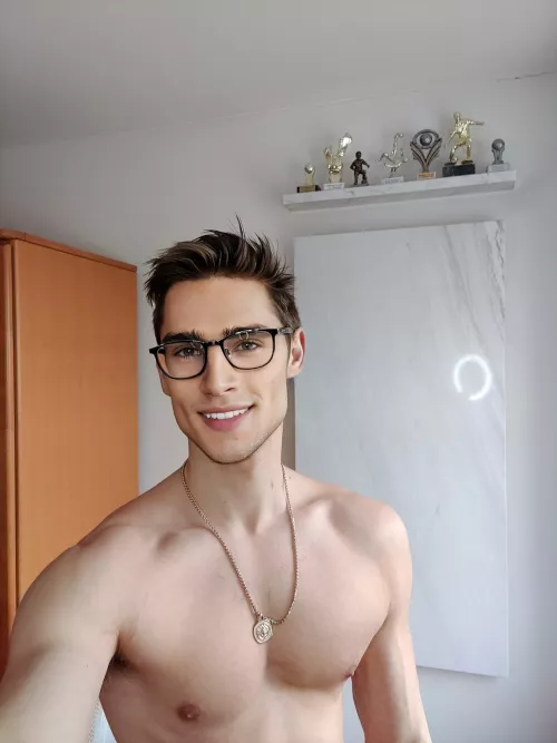 Good style with the chain or nah? by jonasheimononlyfans