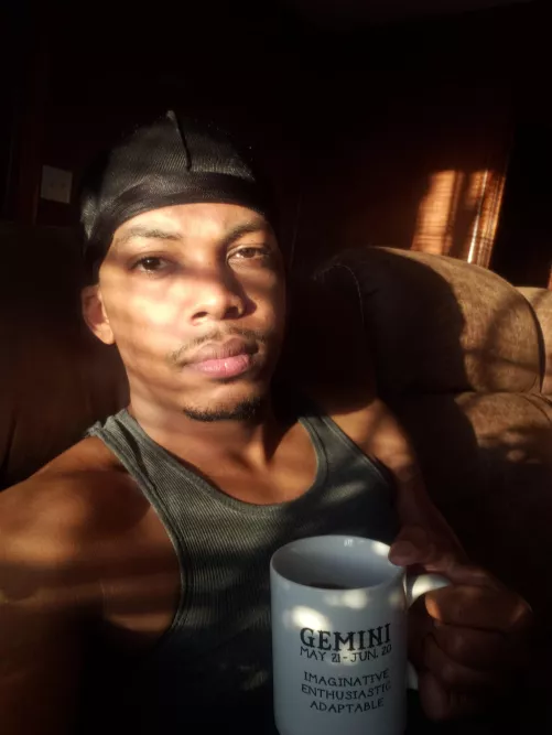 Goodmorning beautiful people, sleepy face pic by mikaljj