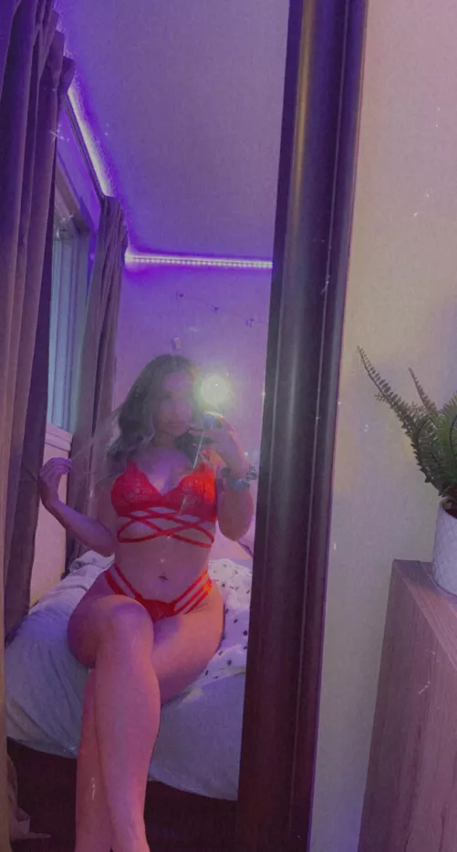 Goodmorning daddy’s 💛 Go check out my OF limited time promotion 50% off 👅👅 by PeachyBuns2021