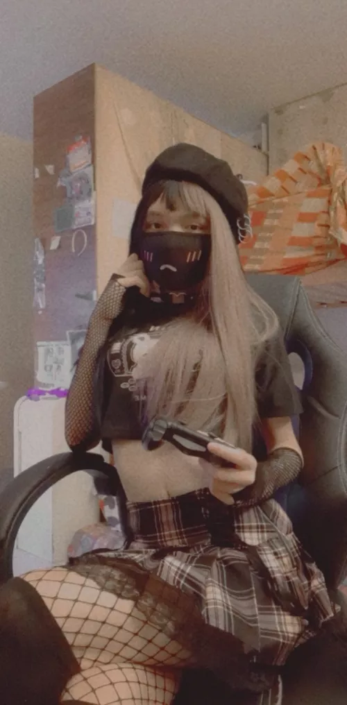 Goodmorning peeps, do i make a convincing egirl☺? by Cholru