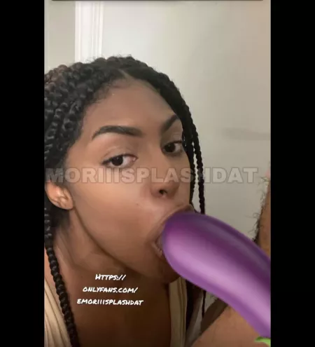 Goodmorning. by Emoriiisp