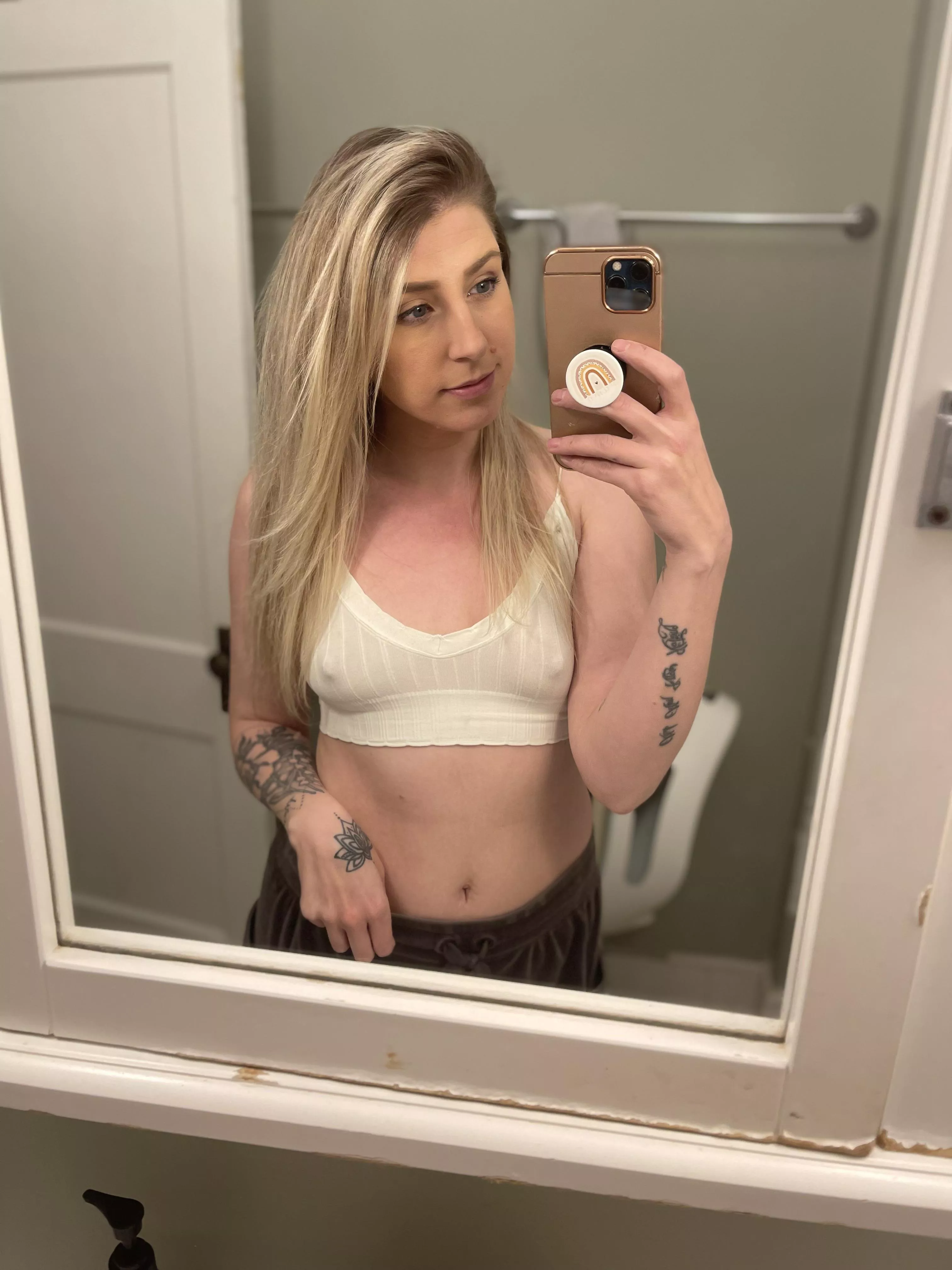 Goodmorninggggg ☕️ ☀️ I’m up before the kids. Let’s get a quickie in! 😛❤️ posted by Excellent_Pea1470