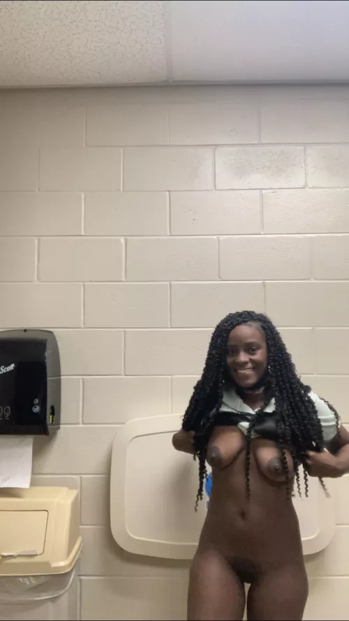 Goodnight!🌙 by Divinecumslut