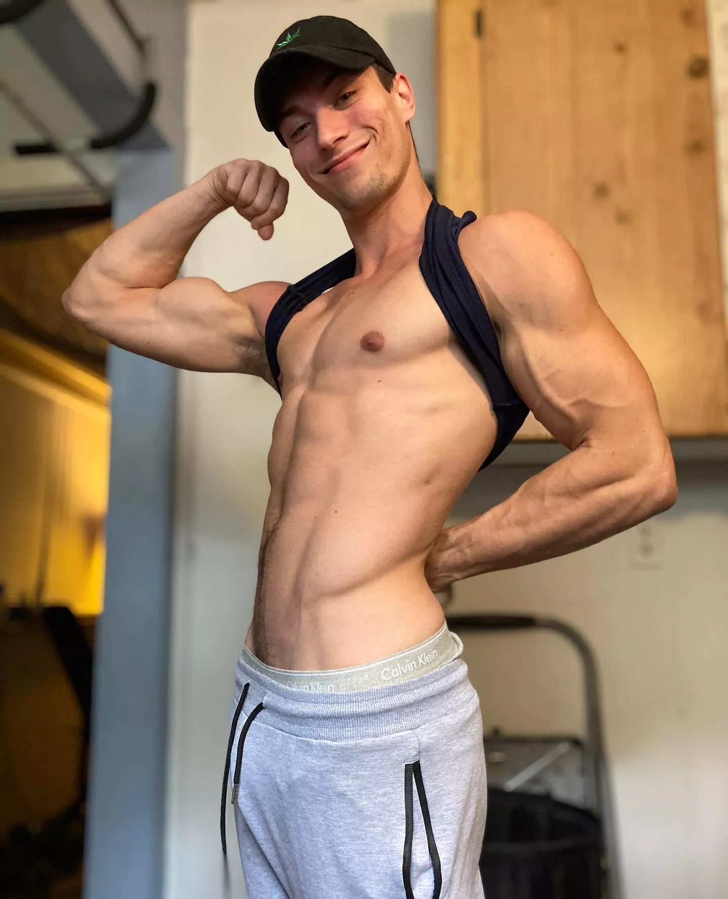 Goodnight peoples 💪 posted by onedik1