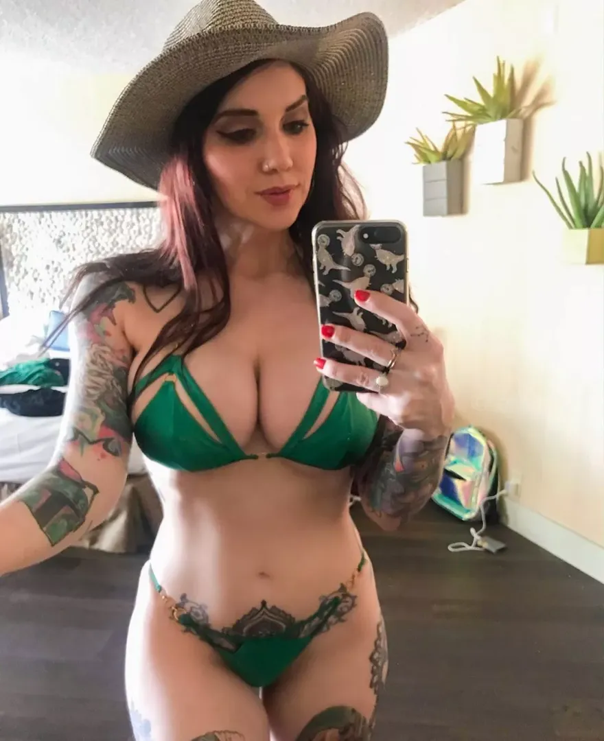 Gorgeous posted by sandstringer