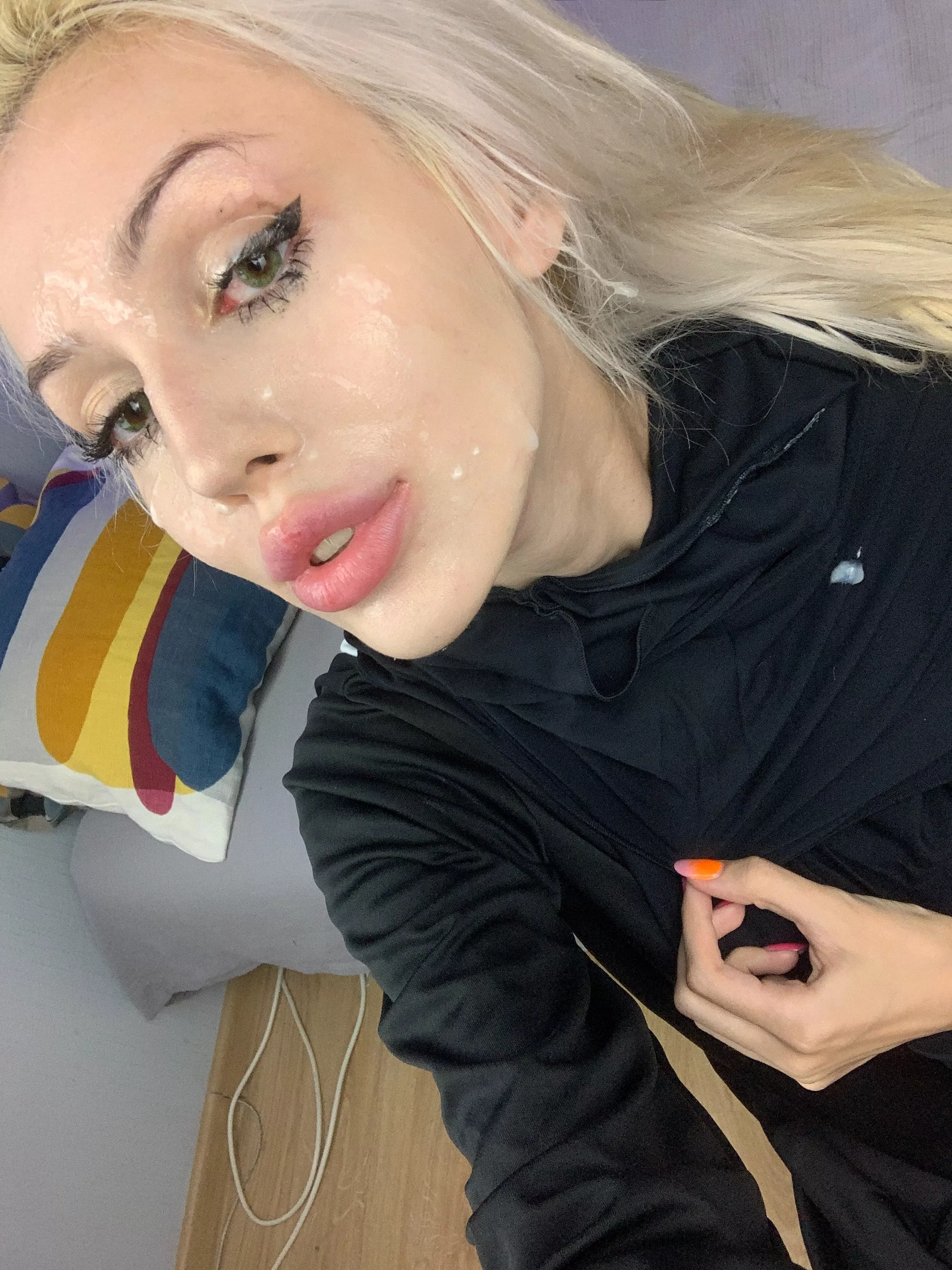 Gorgeous posted by joyboy27