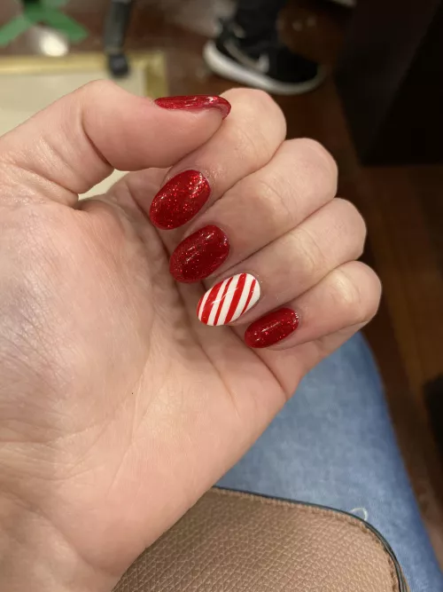 Gorgeous festive nails 😍 by yaboi-000