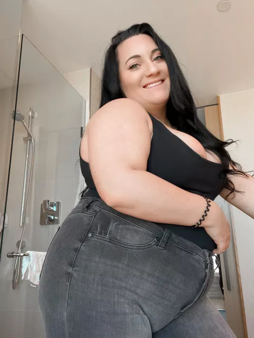 Gorgeous gorgeous girls have big guts by curvagecaseyBBW