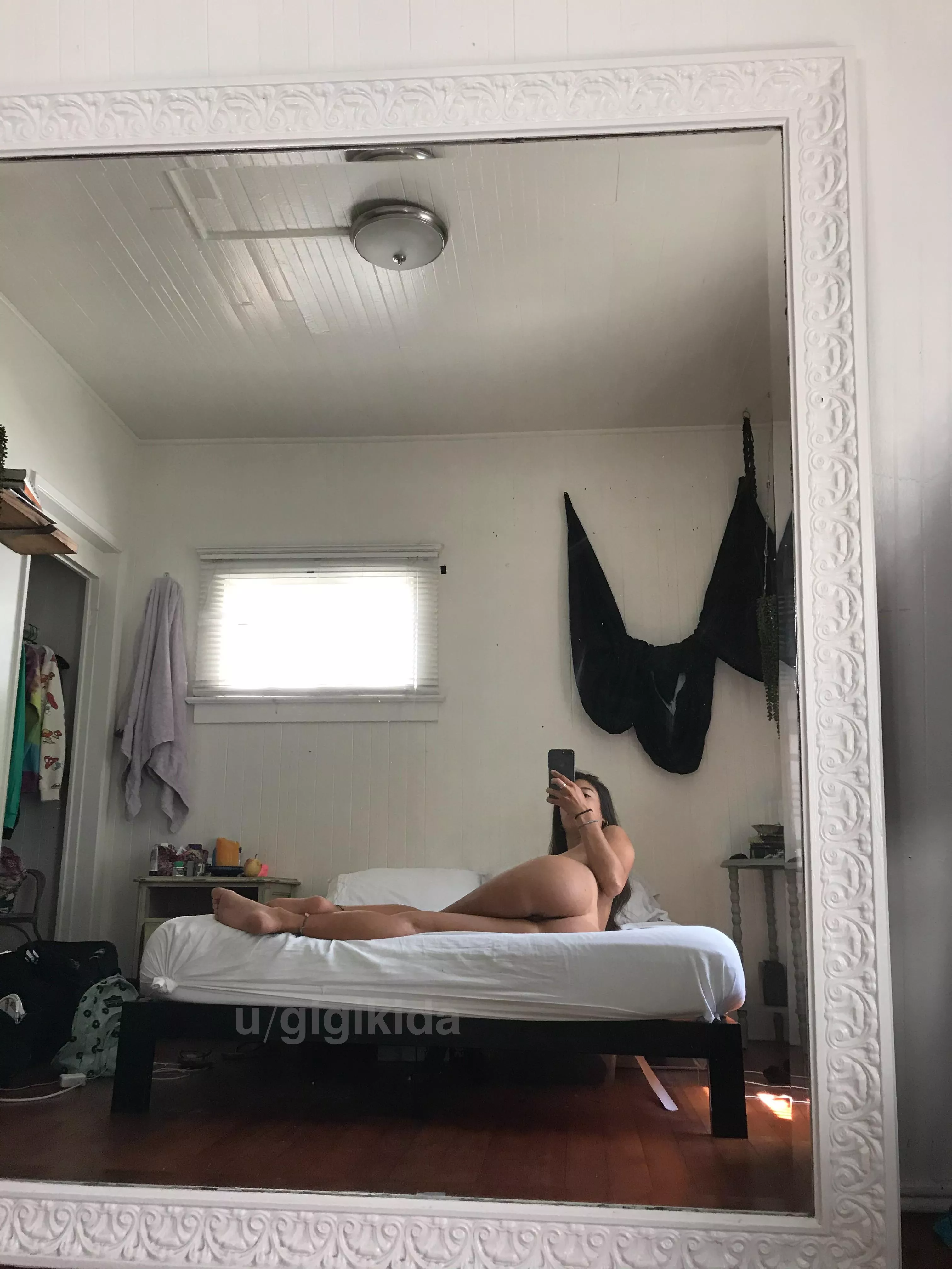 Gorgeous Pose posted by titeropes