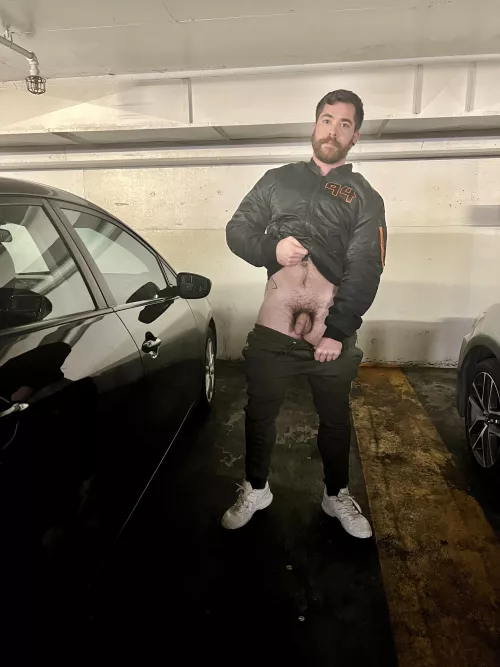 Got a bj in the parking garage by thatyogafvcker