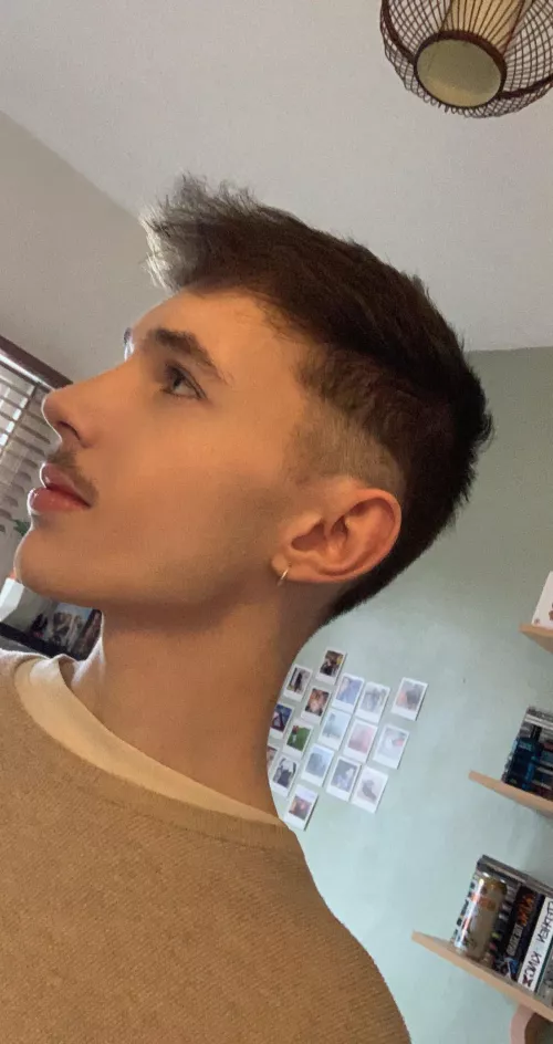 Got a fresh trim, wanted somethin a lil different & new for me 😋 by _cj_1999