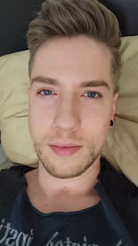 Got a haircut and feeling really good about it🤗 by Araren