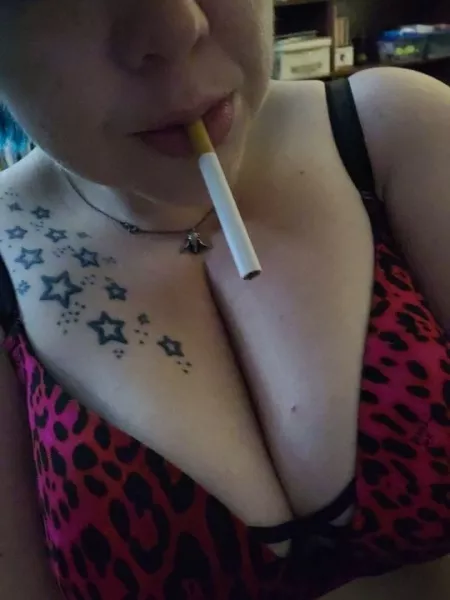 Got a light? by nuliajuk