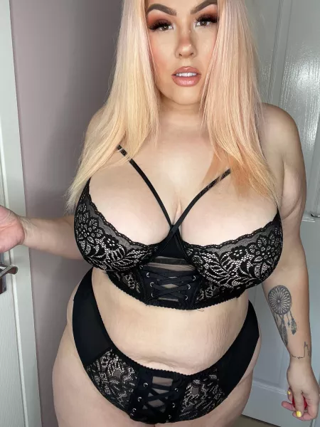Got a new set on lingerie the other week, what do you think by Charlotterachelof