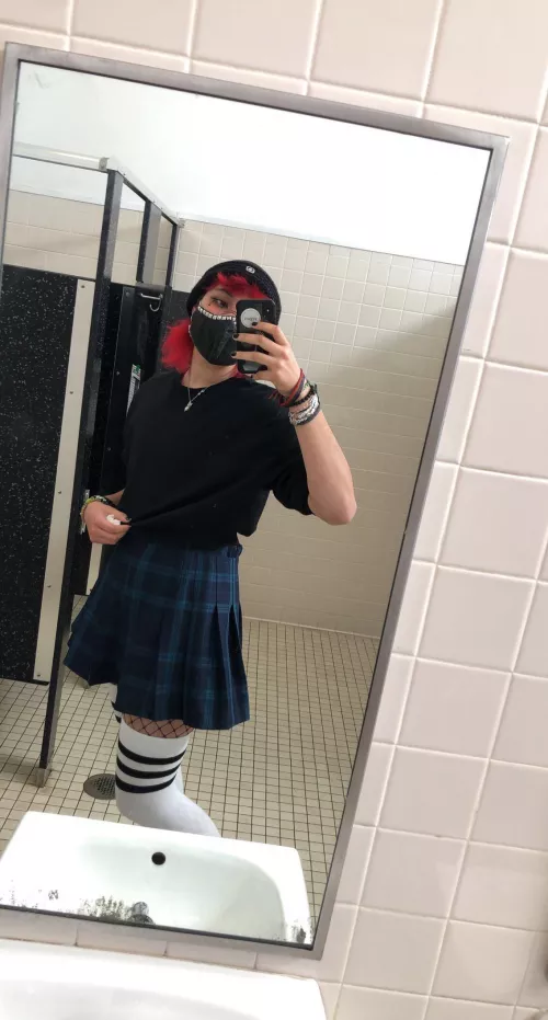 Got a new skirt! What do you think? by chorrisoy