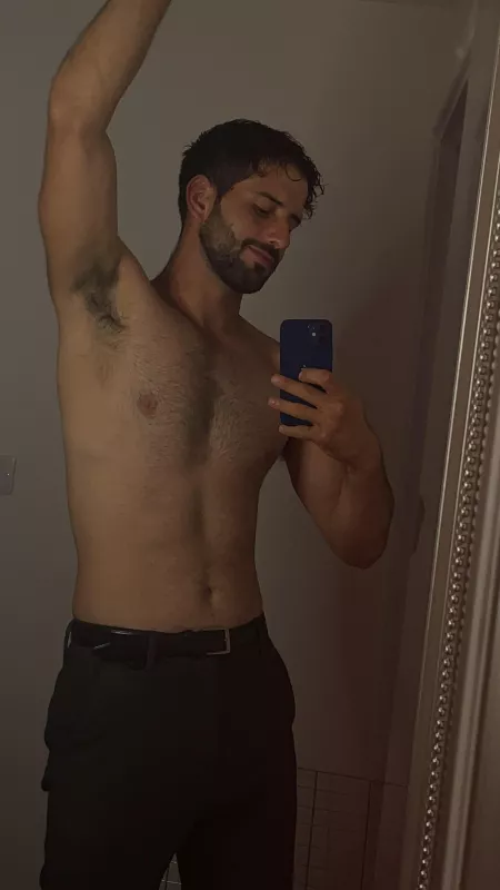 Got caught in the rain when jogging. Feel free to bury your face by Viprogue