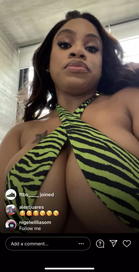 Got damnnn. Wish that top was off by ilb2027