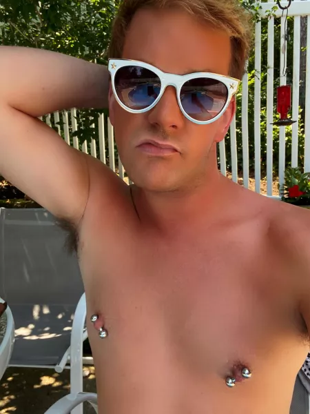 got hairy pits & huge pierced nipples + wish i never had to wear a shirt ever. by bnjmnsmith