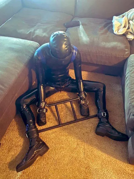 ⛓ Got made into a storage gimp. Two full hours of no movement and being locked away like an object ⛓ by kinkyboy3
