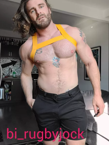 Got me a new accessory by bi_rugbyjock