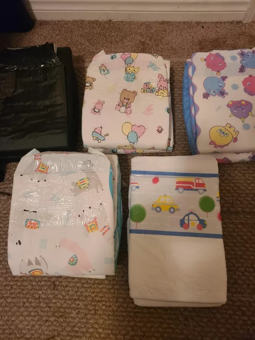 Got My First Sample Pack today! 🤯😃 I'm so happy! Which should I wear first? 🤔 😂 I can't choose! All look great! Definitely will be getting more by StarburstVII