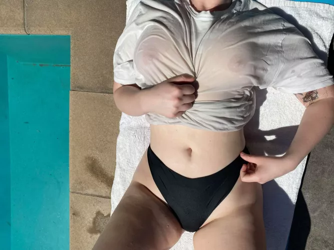 Got my roommate to takes some photos of me to show you guys! by byebluebirdie