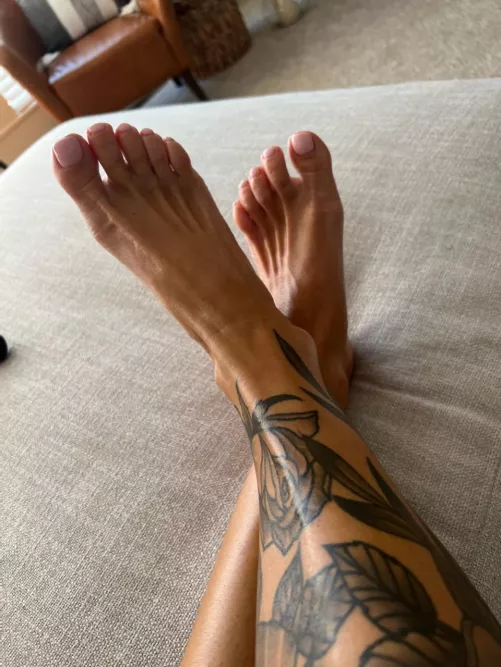 Got my toes done! by JennBunny76