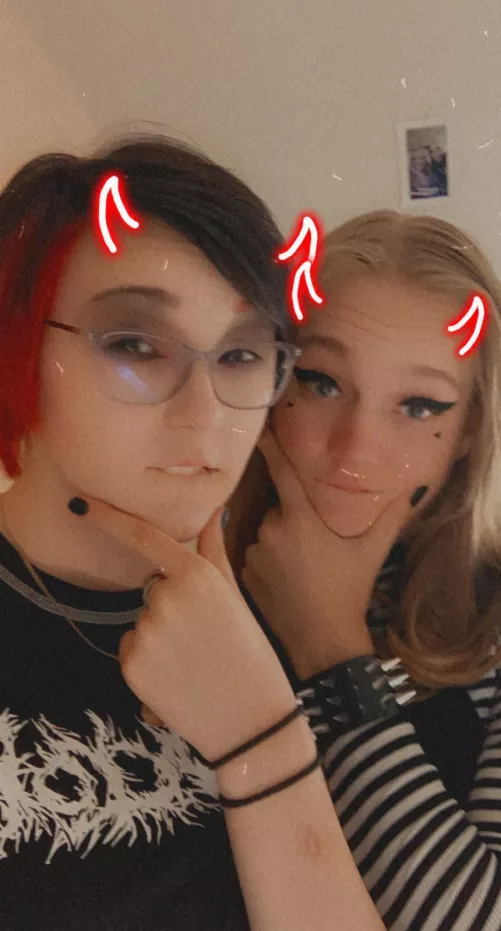 Got so much positive the last time I posted I guess it's time to show some of my pics 🥺 by unsure_frog