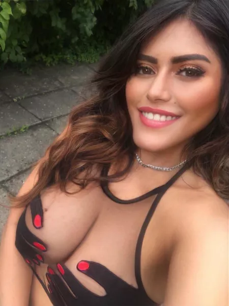 Got some kyut outfit, do you like it?🥰🙈 by dwiirafrayy