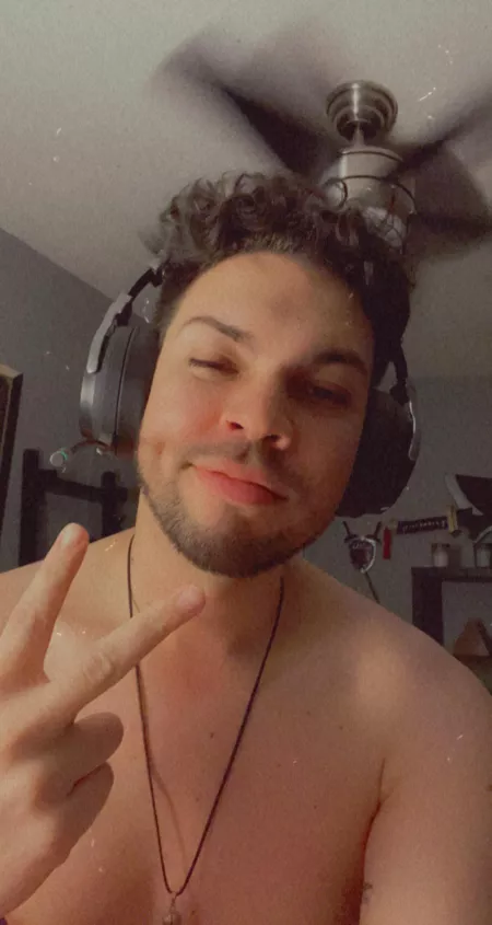 Got the Corsair RGB Virtuoso after my PS Gold headset died. Also, hi 👋🏻 by lerolerobandolero