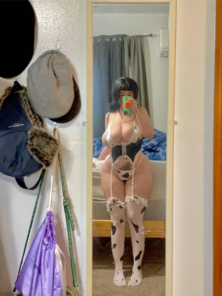 Goth cow at your service by patibulario