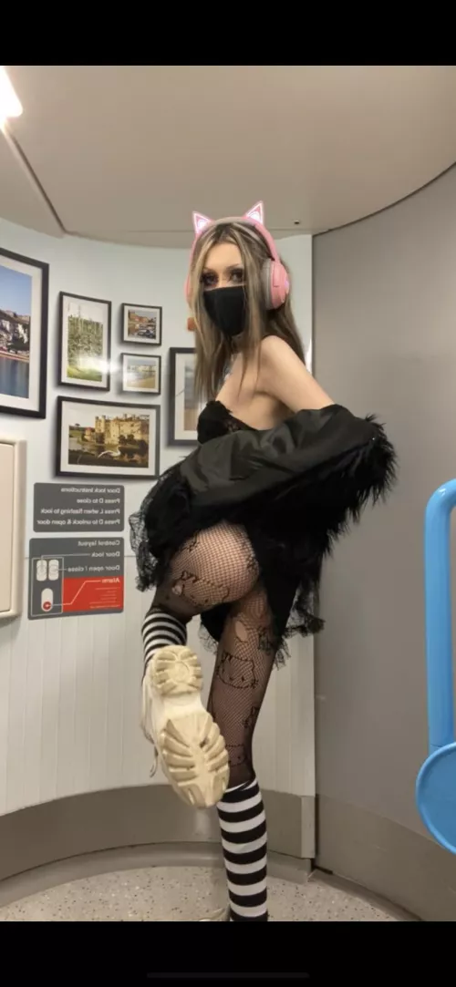 goth slut at ur service;p by freakonaleash47