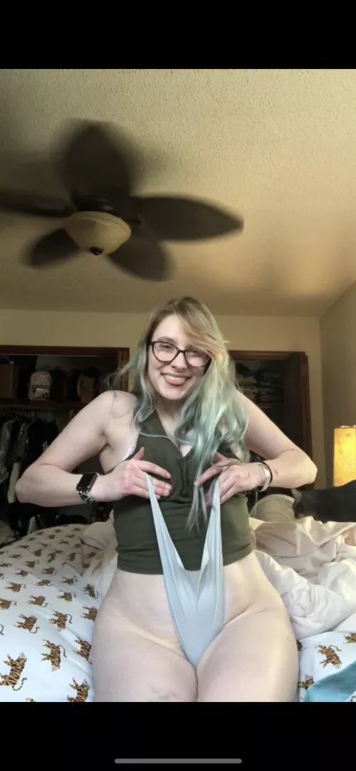 Gotta get in a quick wedgie before I have to leave the house 🤪 by lillacp