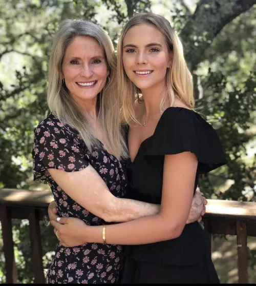 Gotta love blondes by eag1e81