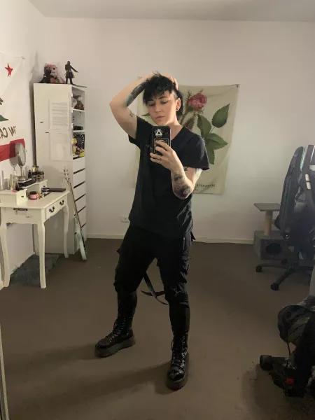 gotta love some techwear 💀 by alt-tupperware