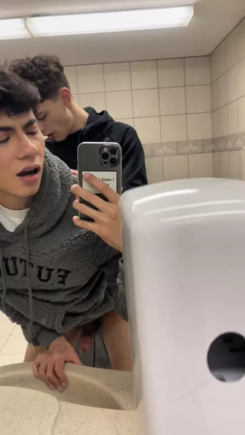 Gotta love tight twink bussy 🥵 by ZayneBright