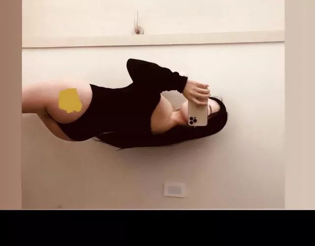 Gotta praise the Asian girls working on their asses by lawful-haus