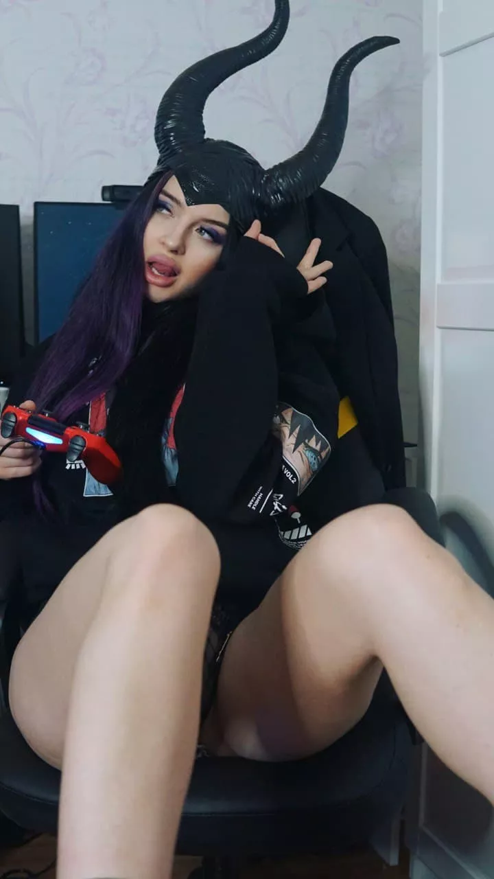 Grab it and don’t let go posted by Impressive_Bee