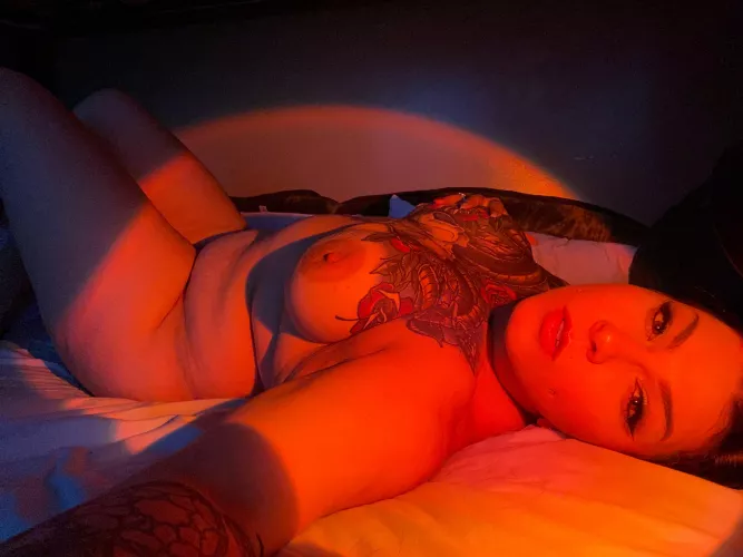 Grab me by the throat by JessicaWile