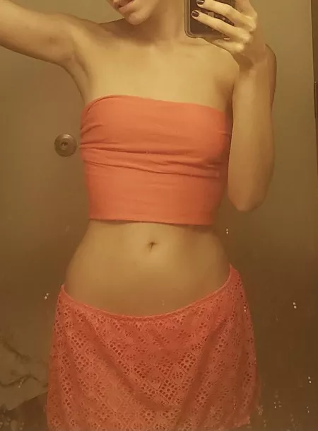 Grab my hips? by beadlet