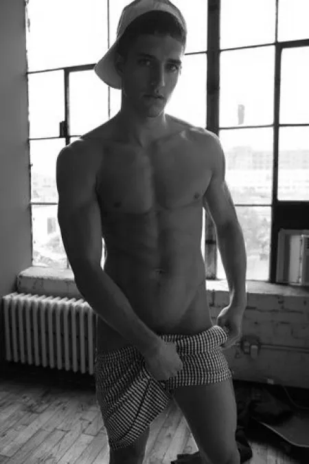 Grabbing hard by menareamazing