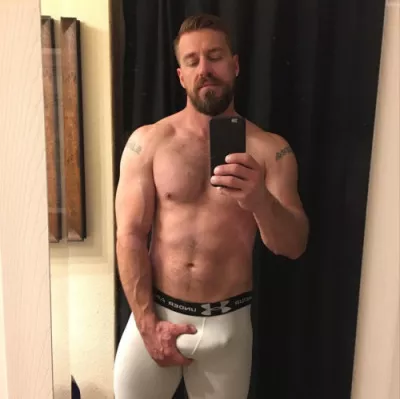 Grabbing it posted by menareamazing