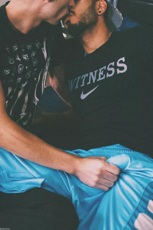 Grabbing it (X-Post /r/basketballshorts) posted by menareamazing