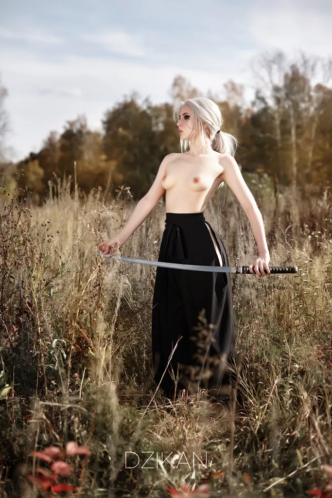 Grace and danger! (Samurai Ciri photoshoot by Dzikan) posted by MaoDzikan